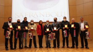 Başkan Köse'den emekli personellere teşekkür plaketi