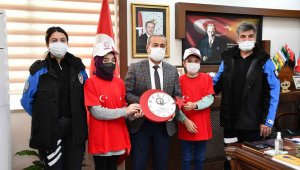 Öğrencilerden İl Milli Eğitim Müdürü Akbaş'a ziyaret