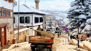 Safranbolu belediyesi buzlanmaya karşı çalışmalarını sürdürüyor