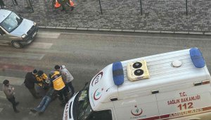 Yaya geçidinden geçen vatandaşa böyle çarptı