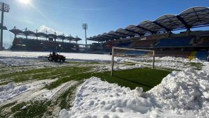 Kardemir Karabükspor - Çankaya FK maçı kar yağışı nedeniyle ertelendi