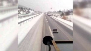 Karlı yolda takla atan otomobil kameraya yansıdı
