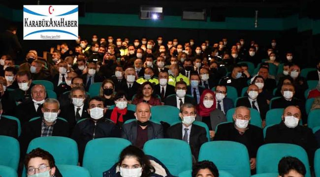 Vali Gürel öğrencilerle birlikte ‘Kesişme; İyi ki Varsın Eren’ filmini izledi