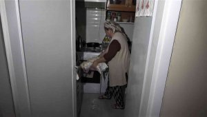 Yangını söndürme çalışmalarında evini su basan kadın isyan etti