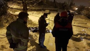 Yaşlı adam ağacın altında ölü bulundu