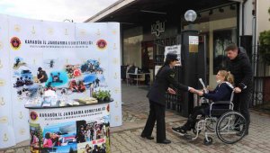 Jandarma ekipleri kadınlara KADES'i anlattı