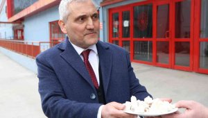 Karabükspor küme düştü, başkan helva dağıttı