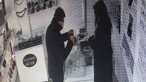 Müşteri gibi geldi, 3 bin 500 liralık gümüş takılarla kayıplara karıştı