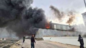 Yedek parça deposunda korkutan yangın