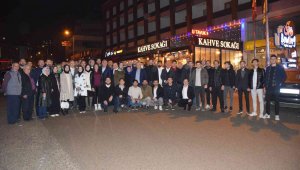 AK Parti Teşkilatı gençlerle sahur yaptı