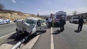 Belediye personeli sıkıştığı araçtan yaralı olarak kurtuldu