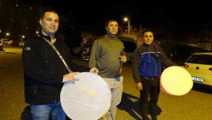 Davul zurna eşliğinde sahura Mehter Marşı ile kalkıyorlar