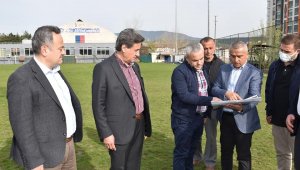 İhalesi tamamlanan Onur Futbol sahası yüklenici firmaya teslim edildi