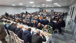 İş ve siyaset dünyası iftarda bir araya geldi