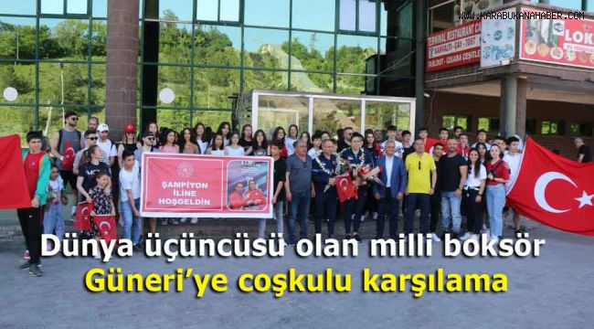 Dünya üçüncüsü olan milli boksör Güneri'ye coşkulu karşılama