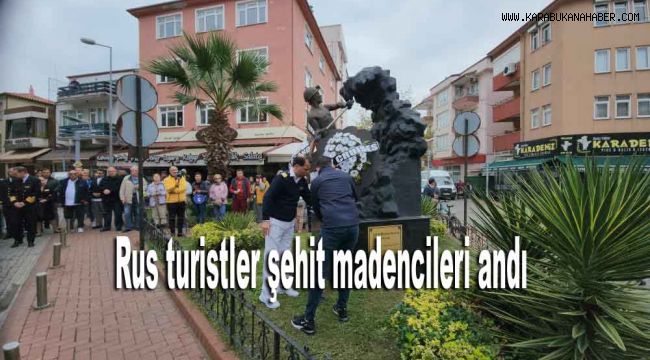 Rus turistler şehit madencileri andı