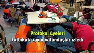 Protokol üyeleri tatbikata uydu, vatandaşlar izledi