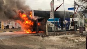 Karabük'te yolcu otobüsü alev aldı