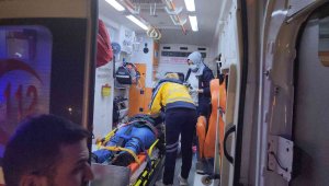 Minibüs kazasında yaralanan 2'si ağır 14 kişinin tedavisi sürüyor