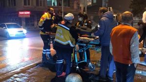Motosiklet yayaya çarptı: 2 yaralı