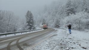 Karabük-Bartın karayolunda kar yağışı etkili oluyor
