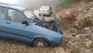 Karabük'te iki otomobil çarpıştı: 3 yaralı