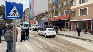 Minibüsün çarptığı yaya ağır yaralandı