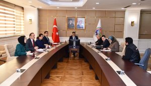 Vali vatandaşların sorunlarını dinledi