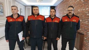 Deprem bölgesinde görev yapan itfaiye amiri: 