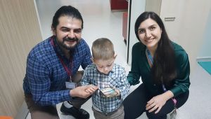 Doktorların başarılı operasyonuyla yeniden parmaklarını oynatma imkanını yakaladı