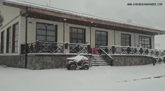 Keltepe Kayak Merkezinde kar yağışı etkili oluyor