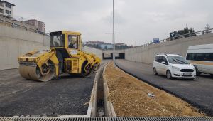 100 milyon liralık kavşak projesinde asfaltlama çalışmaları başladı