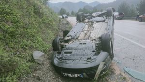 Karabük'te iki ayrı kazada 10 kişi yaralandı