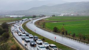 Karadeniz bağlantı yolunda 70 kilometre araç kuyruğu