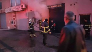 Kömür satış dükkanından yangın paniği