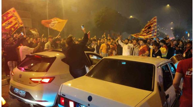 Galatasaraylılar Karabük'te şampiyonluğu doyasıya kutladı