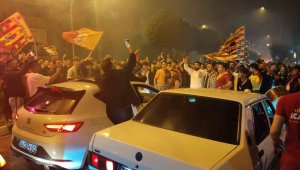 Galatasaraylılar Karabük'te şampiyonluğu doyasıya kutladı