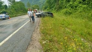 Karabük'te iki otomobil çarpıştı: 2 yaralı