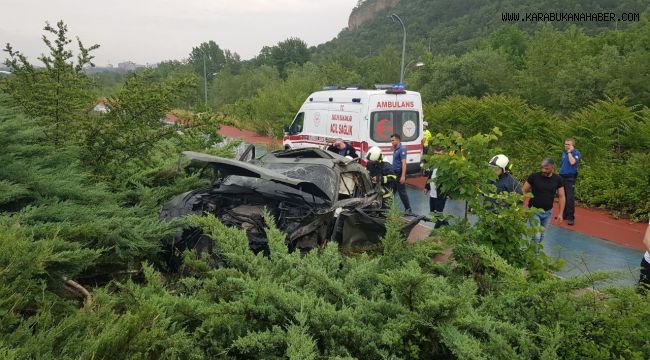 Kontrolden çıkan cip bariyeri kırıp bisiklet yoluna uçtu