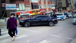Otomobil ile motosiklet çarpıştı : 2 yaralı