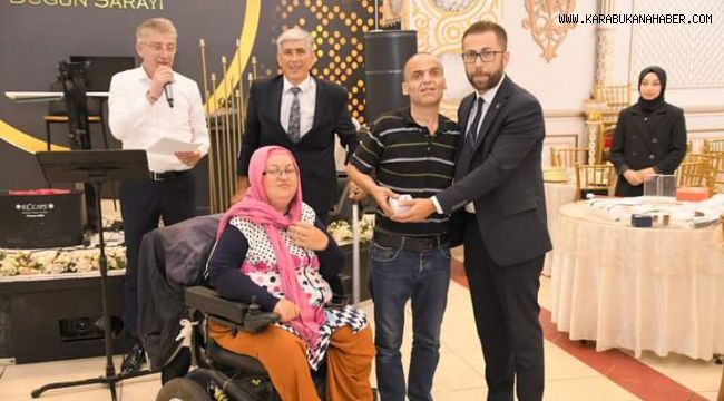 Engelliler yeni tekerlekli sandalyelerine kavuştu