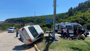 Karabük'te 2 otomobil çarpıştı: 1 ölü, 9 yaralı