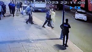 Karabük'te gaspçı neye uğradığını şaşırdı, o anlar kameraya yansıdı