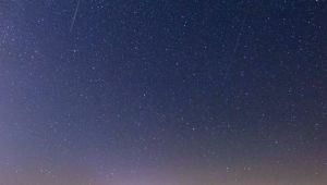 Perseid meteor yağmurunu fotoğraflayarak doyumsuz görüntüler oluşturdu