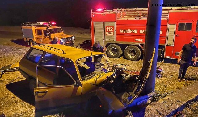 Aydınlatma direğine çarpan otomobil hurdaya döndü: 1 yaralı