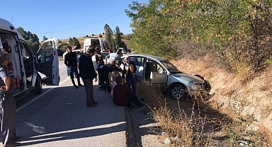 Karabük'te iki otomobil çarpıştı: 6 yaralı