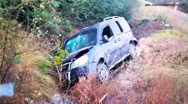 Kontrolden çıkan hafif ticari araç şarampole uçtu: 1'i ağır 5 yaralı