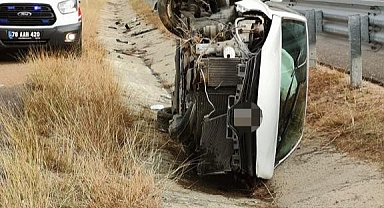 Yoldan çıkan otomobil yan yattı: 3'ü çocuk 6 kişi yaralandı