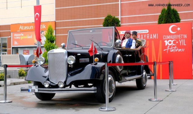 Atatürk’ün tören aracı olarak kullandığı otomobilin replikası Kastamonulularla buluştu