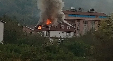 Çatı yangını paniğe neden oldu